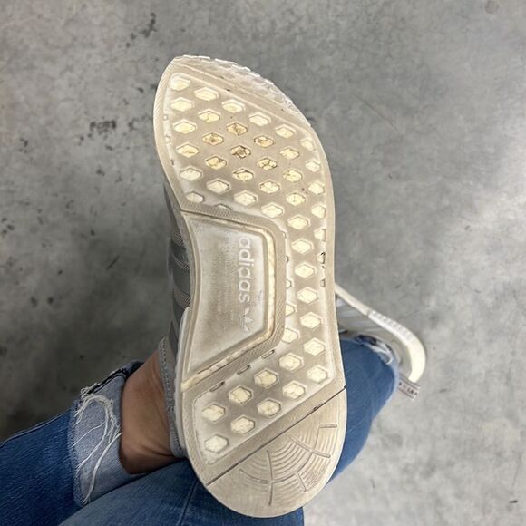 ADIDAS NMD R1 in Chalk Grey - Picture 7 of 8